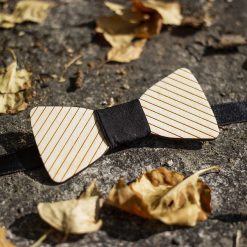 Puinen rusetti raita