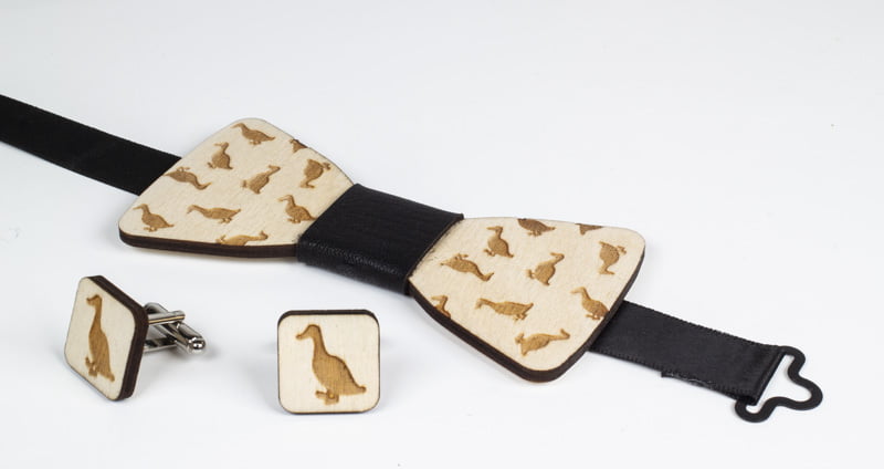 Puinen rusetti + kalvosinnapit, ankka